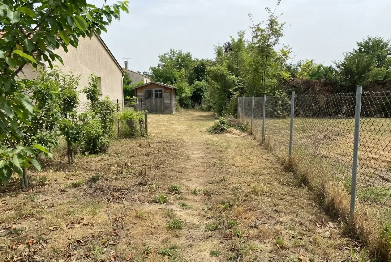 Terrain nettoyé après débroussaillage à Lacourt-Saint-Pierre